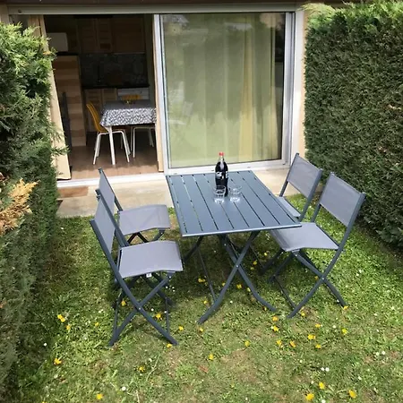 Appt Hyper Centre Chaleureux Village - Jardin شقة